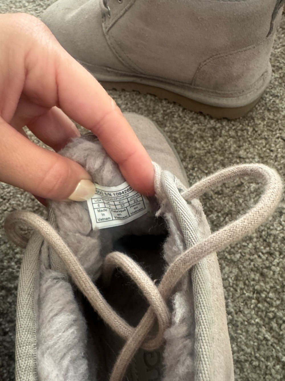 UGG Boots - Picture 4 of 4